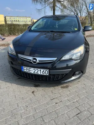 Opel Astra J 1.4 Turbo 2011