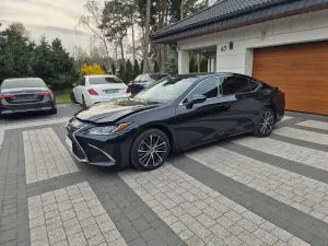 Lexus ES 300h Prestige 2025