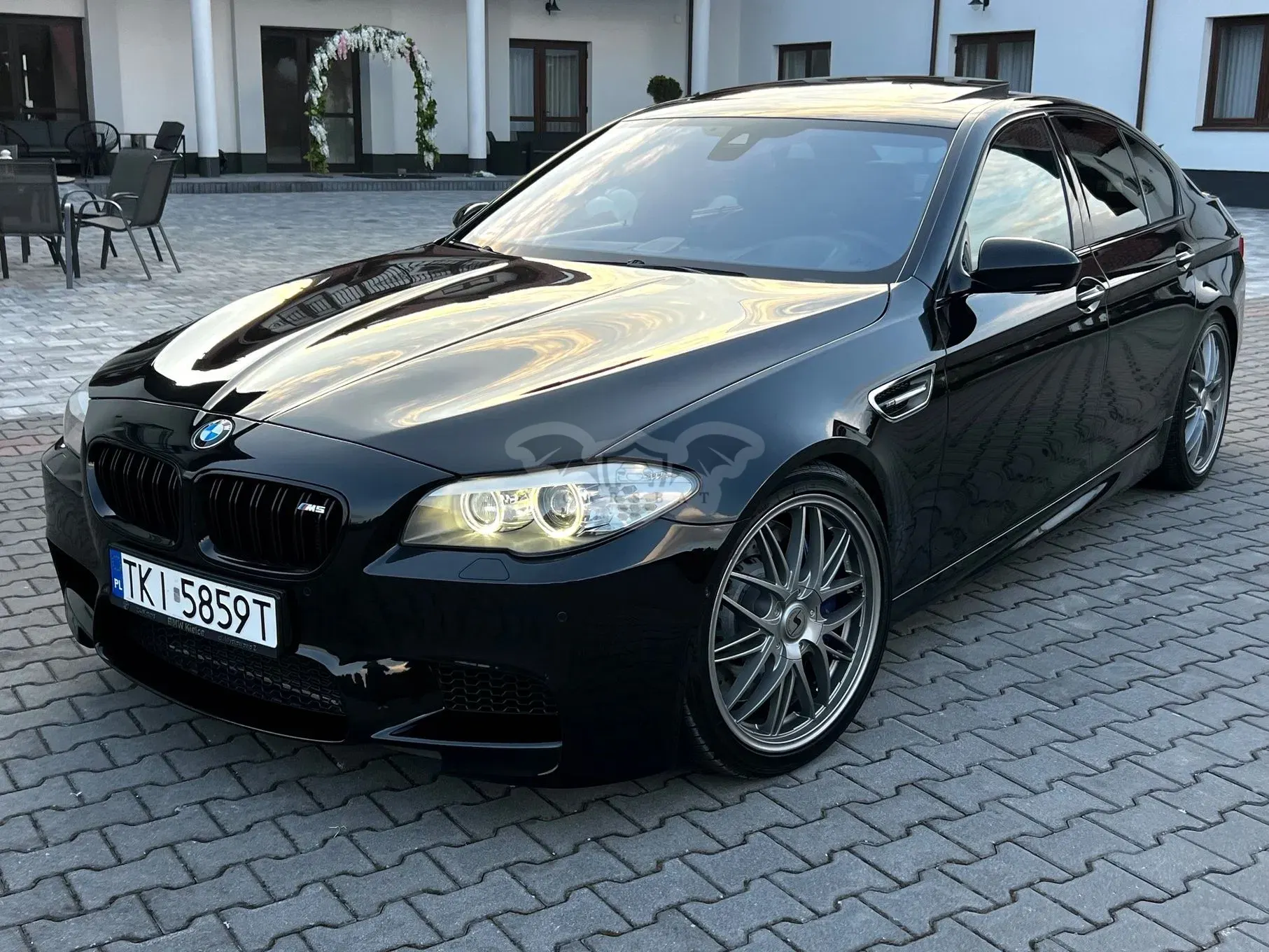 BMW M5 Standard 2012
