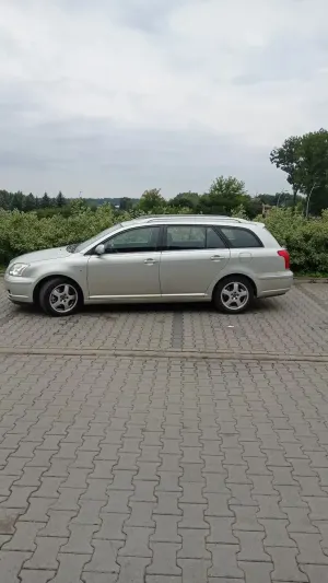 Toyota Avensis II 2005