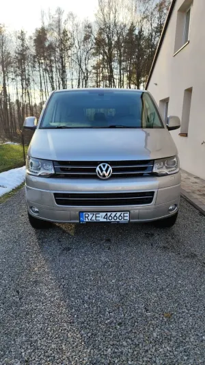 Volkswagen Caravelle 2012