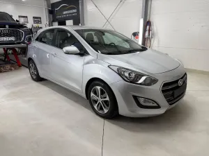 Hyundai i30 II blue 1.6 CRDi Style 2016