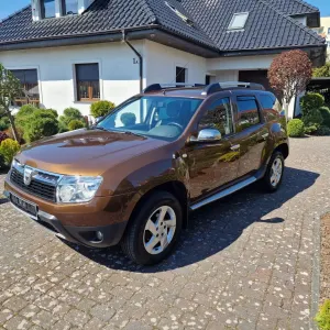 Dacia Duster I 1.6 16V 105 4x2 Prestige 2011