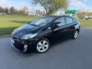 Toyota Prius III 1.8 HSD Premium 2011