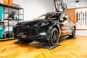 Aston Martin DBX 2025
