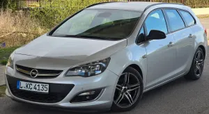 Opel Astra J 1.7 CDTI DPF ecoFLEX Start/Stop 150 Jahre 2012