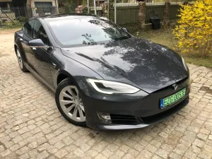 Tesla Model S 2020