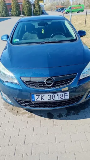 Opel Astra J 1.6 Active 2010