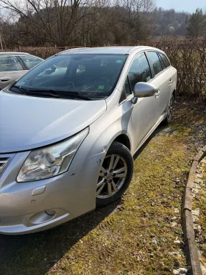 Toyota Avensis II 2.0 D-4D Sol 2009