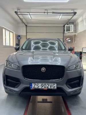 Jaguar F-Pace 2.0 i4D RWD R-Sport 2016
