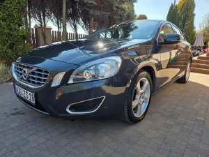 Volvo S60 II D3 Momentum 2011