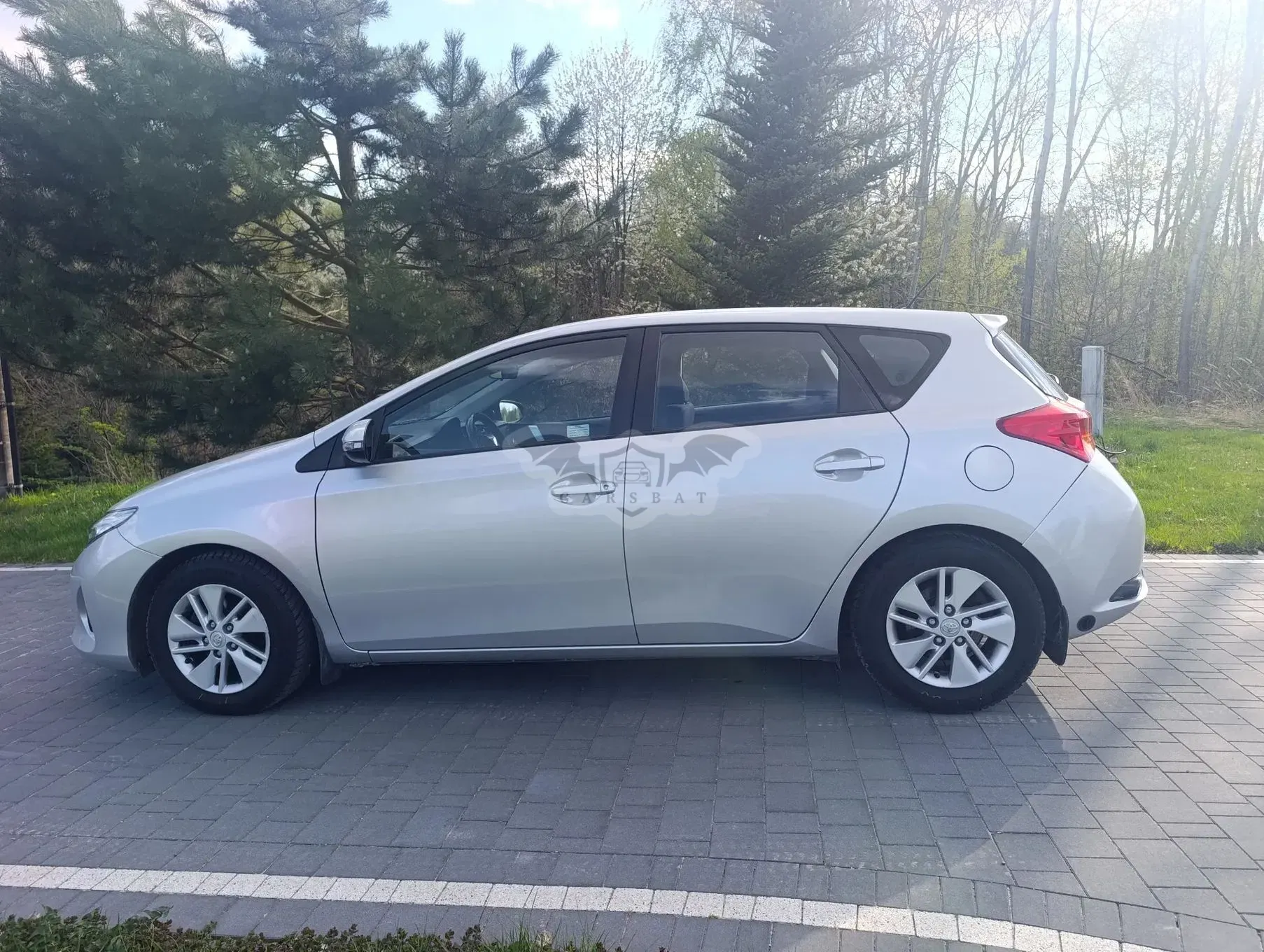 Toyota Auris II 1.33 VVT-i Business Edition 2013