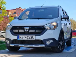 Dacia Lodgy 1.6 SCe Stepway S&S 2018