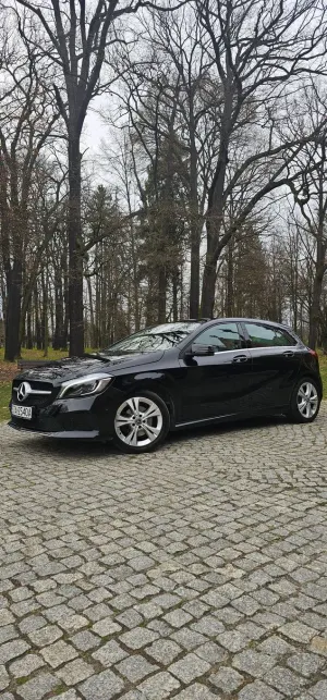 Mercedes-Benz A W176 180 7G-DCT Urban 2017