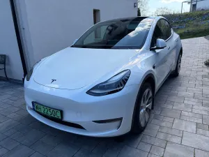 Tesla Model y 2023