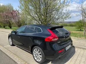 Volvo V40 II D3 Summum 2012