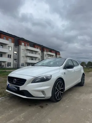 Volvo V40 II D4 Drive-E R-Design Momentum 2015
