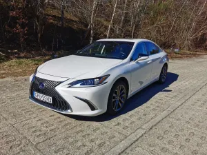 Lexus ES 300h Business Edition 2021