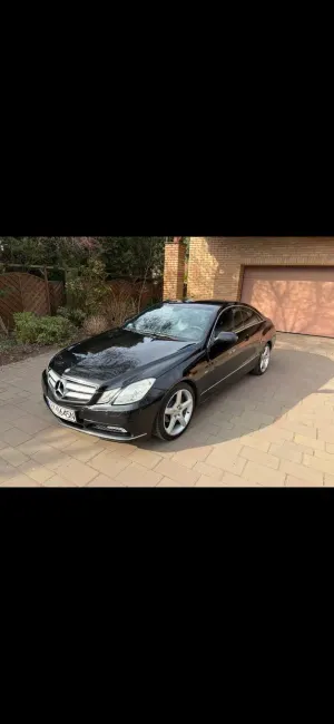 Mercedes-Benz E W212/W207 250 CGI BlueEFFICIENCY Automatik Avantgarde 2009