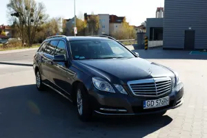 Mercedes-Benz E W212/W207 200 BlueEFFICIENCY 7G-TRONIC Elegance 2011