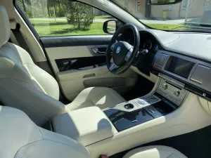 Jaguar XF X250 2010