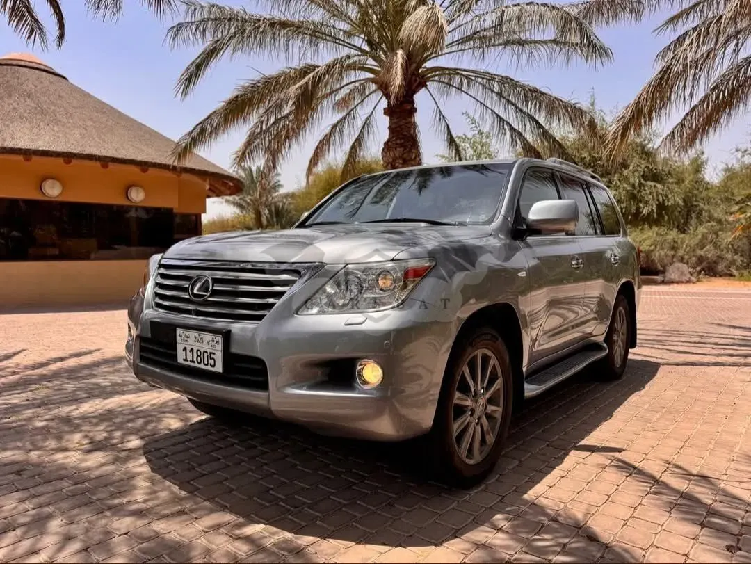 Lexus LX 2011