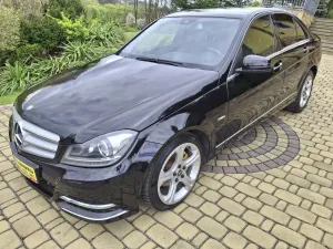 Mercedes-Benz C W204 180 BlueEFFICIENCY 7G-TRONIC Avantgarde 2012