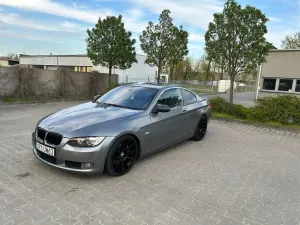 BMW 3 Series E90/E91/E92/E93 330i xDrive 2006