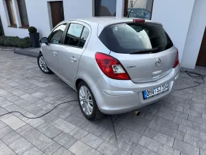 Opel Corsa D 1.4 16V Cosmo 2011
