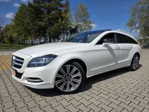 Mercedes-Benz CLS C218 350 CDI 4Matic DPF B.EFF 7G-TR Edition 1 2013