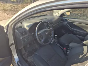 Toyota Avensis III 2.0 D-4D Sol 2006