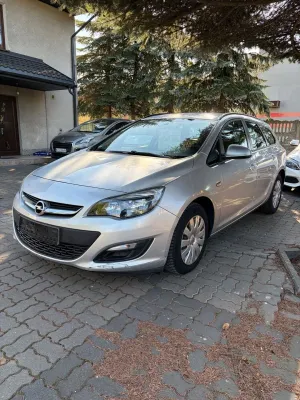 Opel Astra J 1.7 CDTI DPF Edition 2012