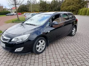 Opel Astra J 1.4 Turbo 2011