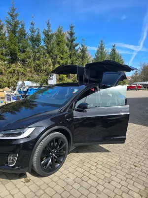 Tesla Model X 2018