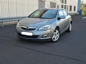 Opel Astra J 2012