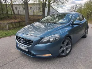 Volvo V40 II D3 2012