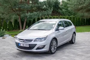 Opel Astra J 2012