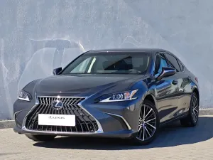 Lexus ES 300h Business Edition 2023
