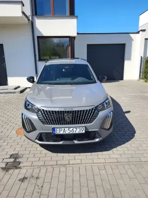 Peugeot 2008 II Benzin 100 Style 2025