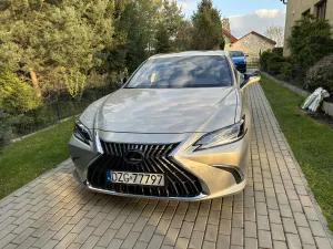 Lexus ES 300h Prestige 2024