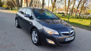 Opel Astra J 1.7 CDTI Edition 2011