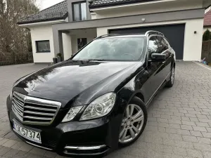 Mercedes-Benz E W212/W207 350 CDI DPF 4Matic BlueEFFICIENCY 7G-TRONIC Avantgarde 2013