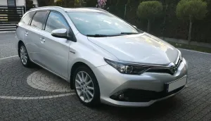 Toyota Auris II 1.8 HSD Luna 2015