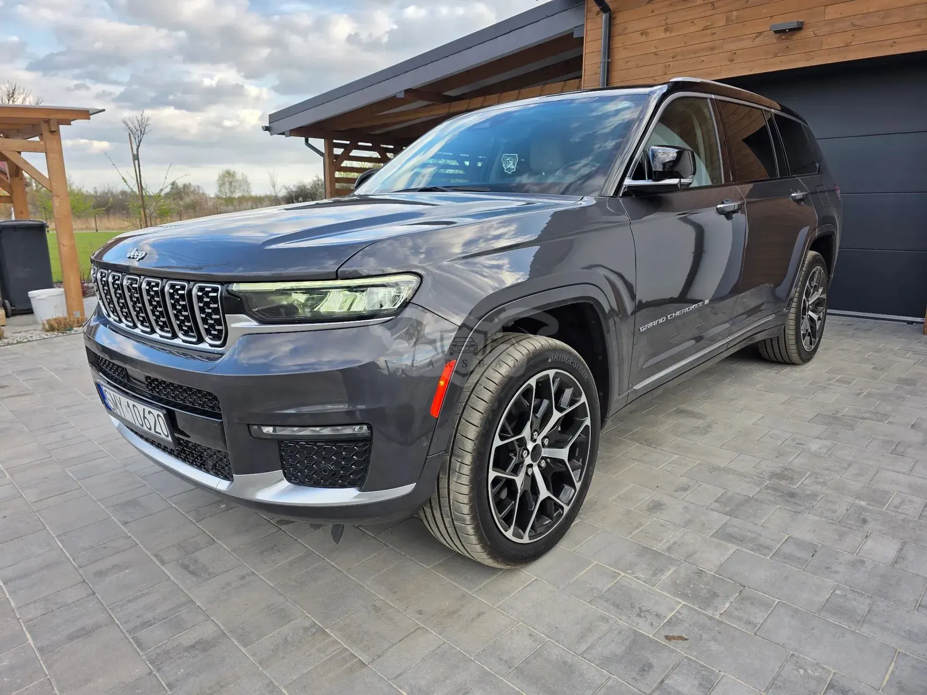 Jeep Grand Cherokee V 5.7 V8 HEMI 4WD Automatik Summit 2022