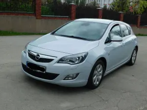 Opel Astra J 1.4 Turbo Innovation 2012