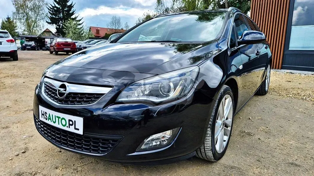 Opel Astra J 1.4 Turbo Cosmo 2011