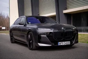 BMW 7 Series G70 740d xDrive mHEV Nero Lusso Edition sport 2025