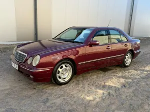 Mercedes-Benz E W210 2000