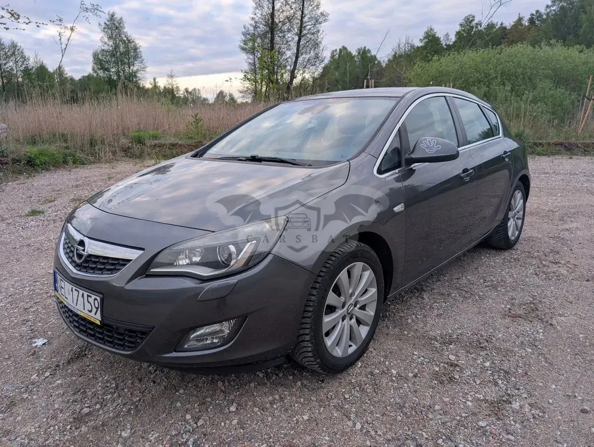 Opel Astra J 1.6 T Cosmo 2010