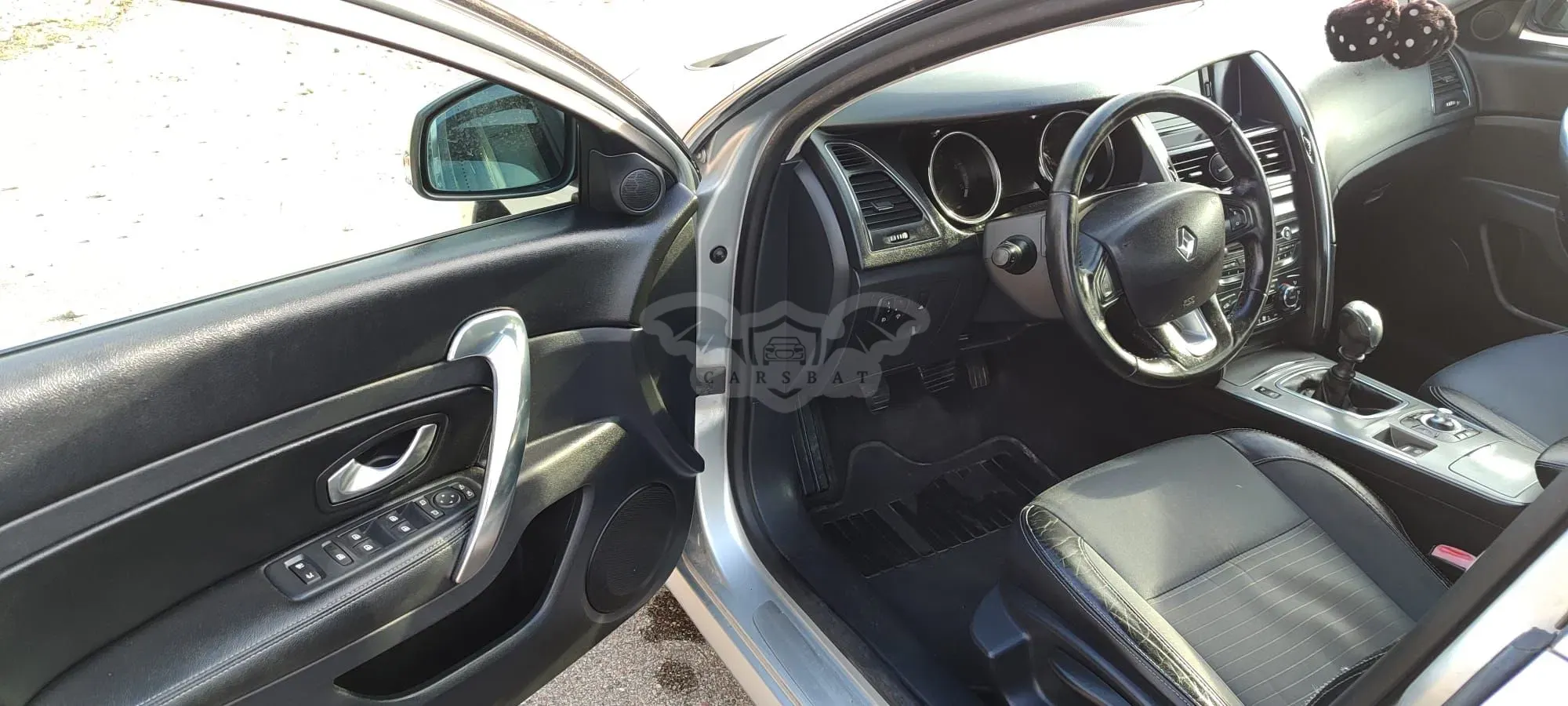 Renault Latitude (SM5) 2.0 dCi 2011